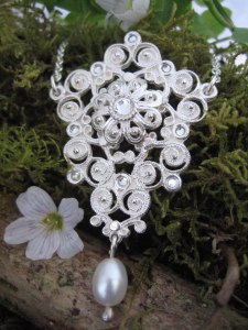 bergtatt gull og sølvsmie - nuperelle anheng